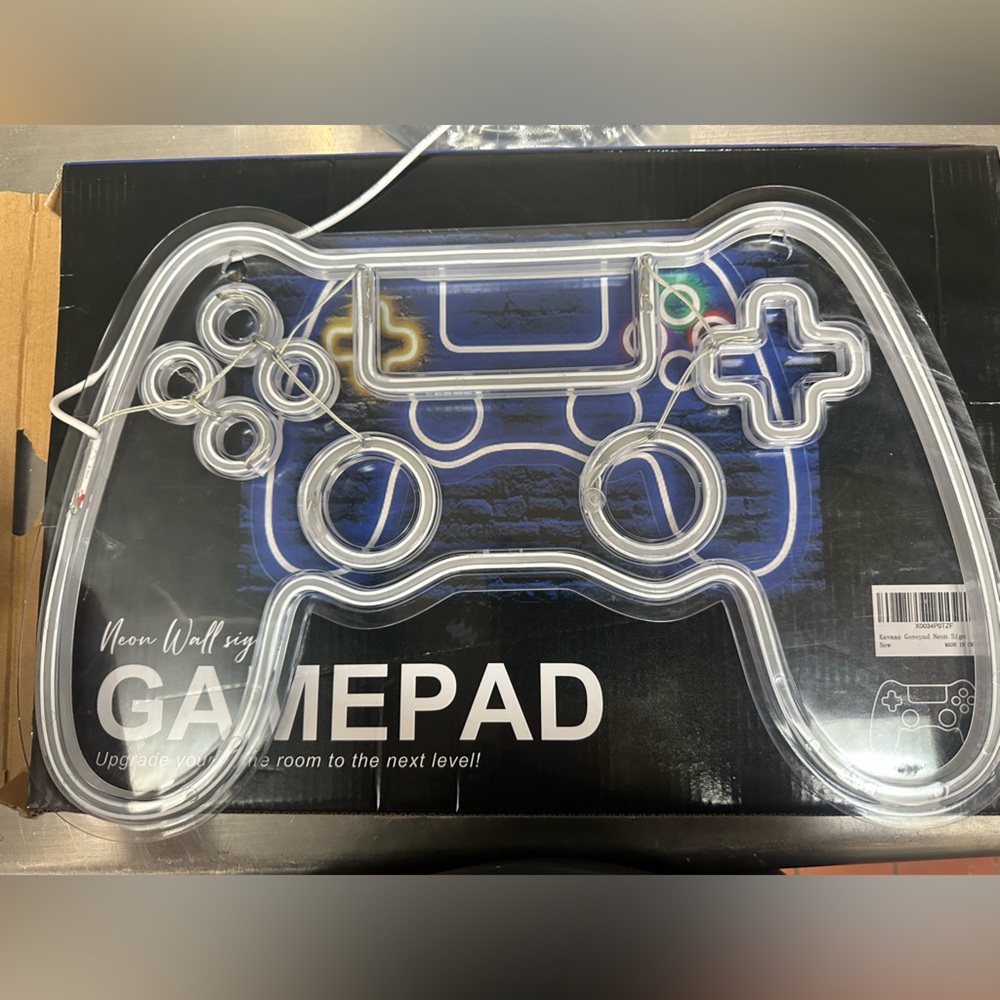 LED Gaming Controller Neon Sign - Picture 4 of 6